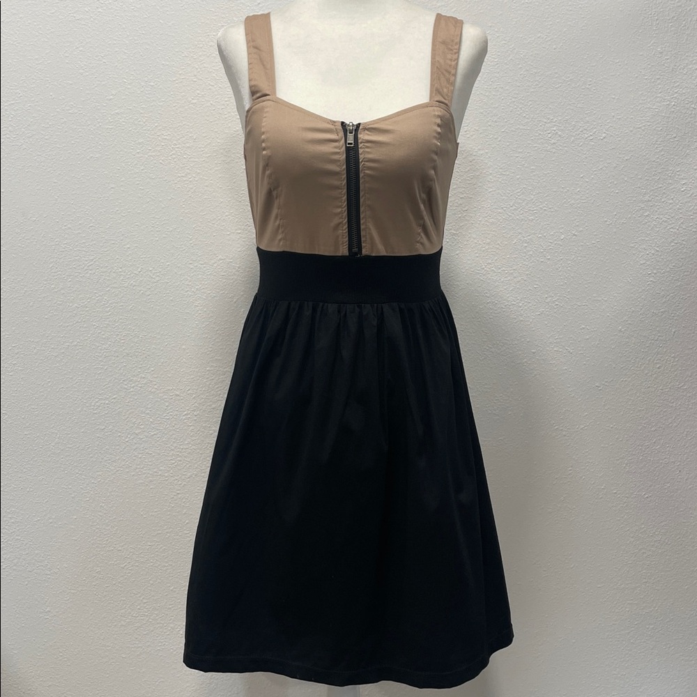 BeBop Sleeveless Tan and Black Zip-Front Dress